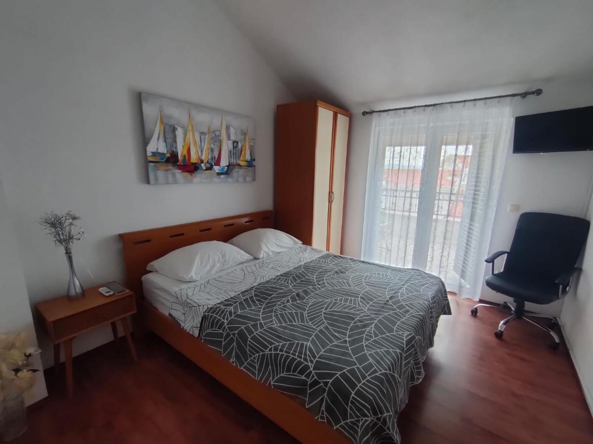 Baska Voda - Apartmani Vesna Стая снимка
