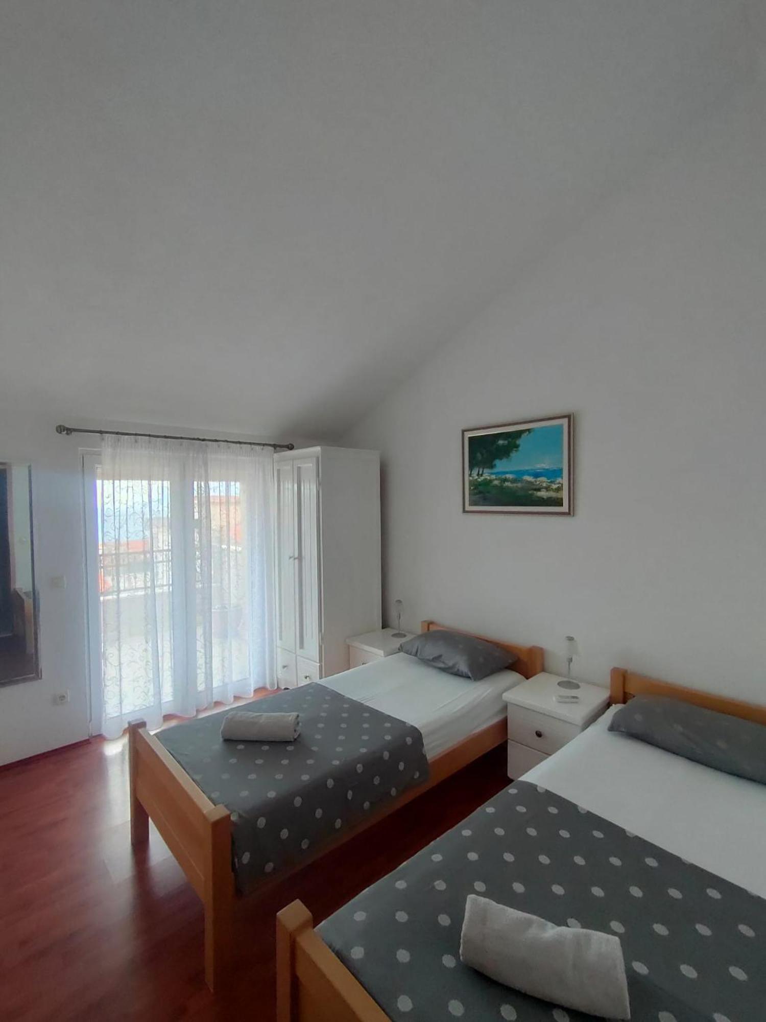 Baska Voda - Apartmani Vesna Стая снимка